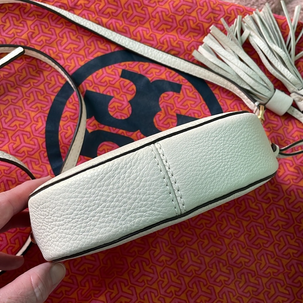 Tory Burch McGraw Crossbody Purse - Picture 3 of 11